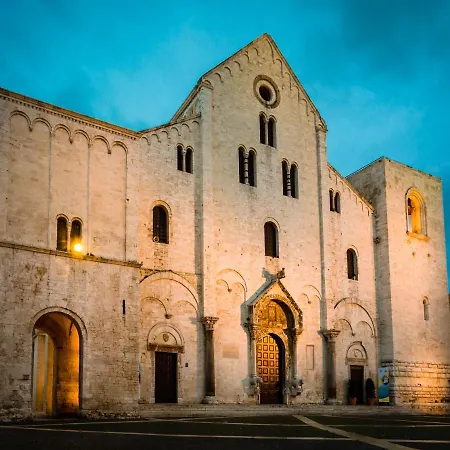 Laus Teatro Petruzzelli ゲストハウス バーリ