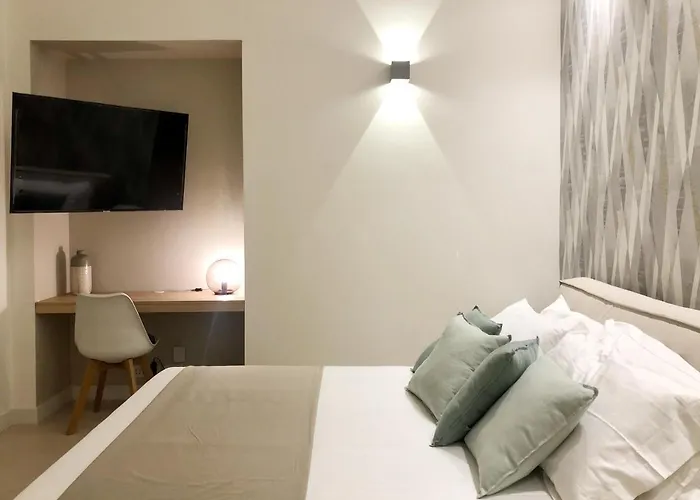 ゲストハウス Laus Teatro Petruzzelli 3*